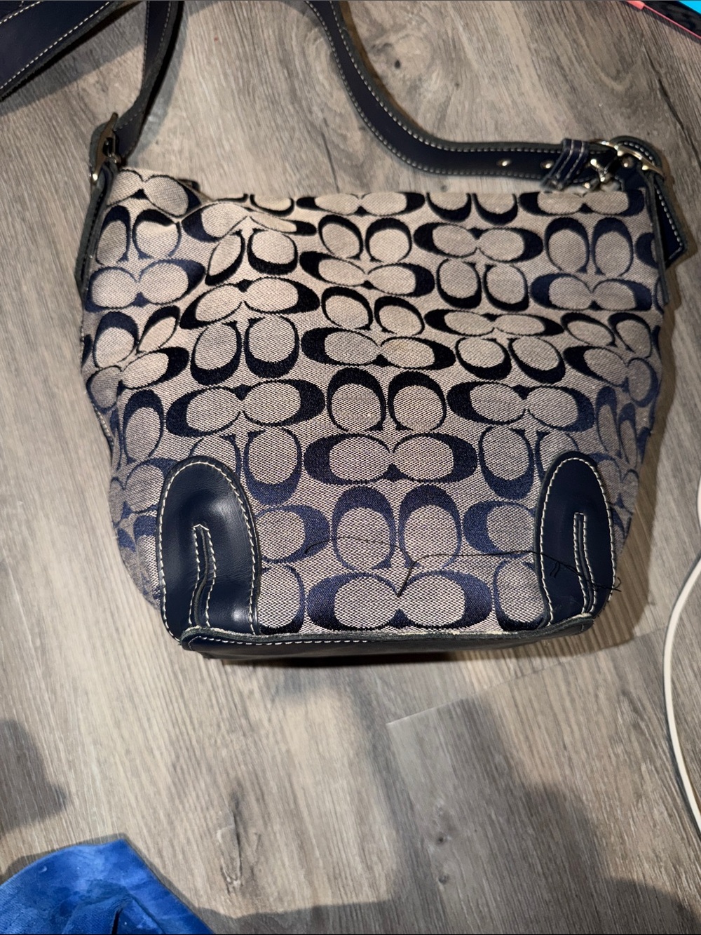 Vintage Coach Navy and Khaki Signature Canvas Hobo Shoulder Bag - Picture 4 of 6